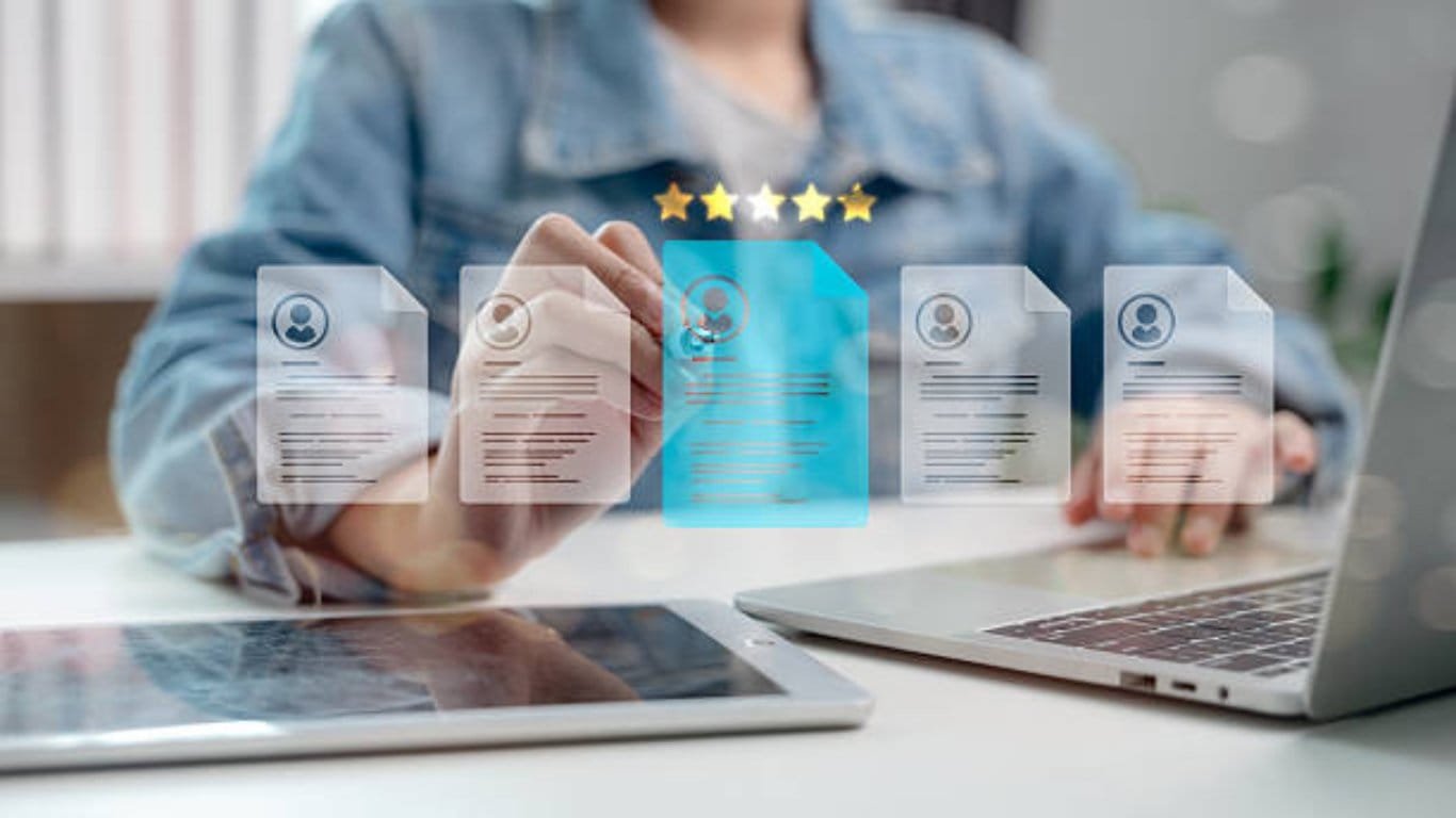 AI vs ATS resume screening process in modern hiring systems