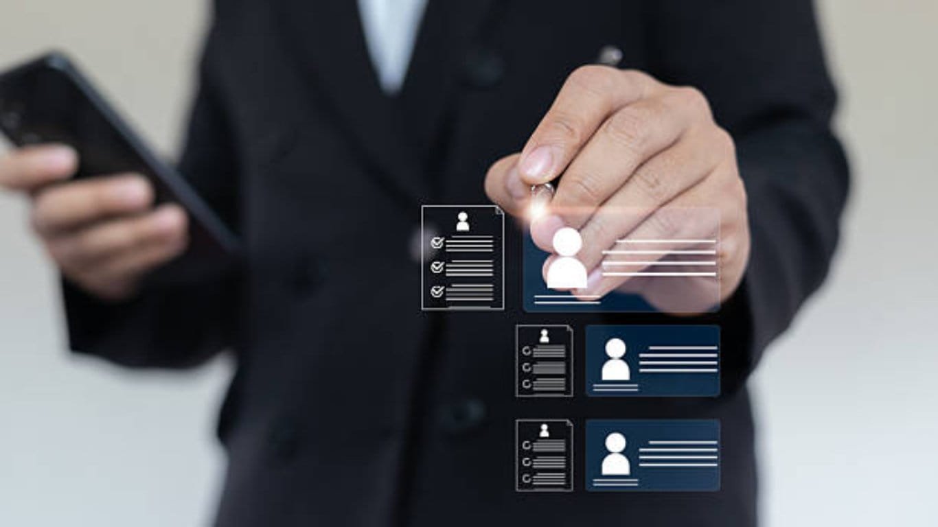 Applicant Tracking System scanning a resume for keywords