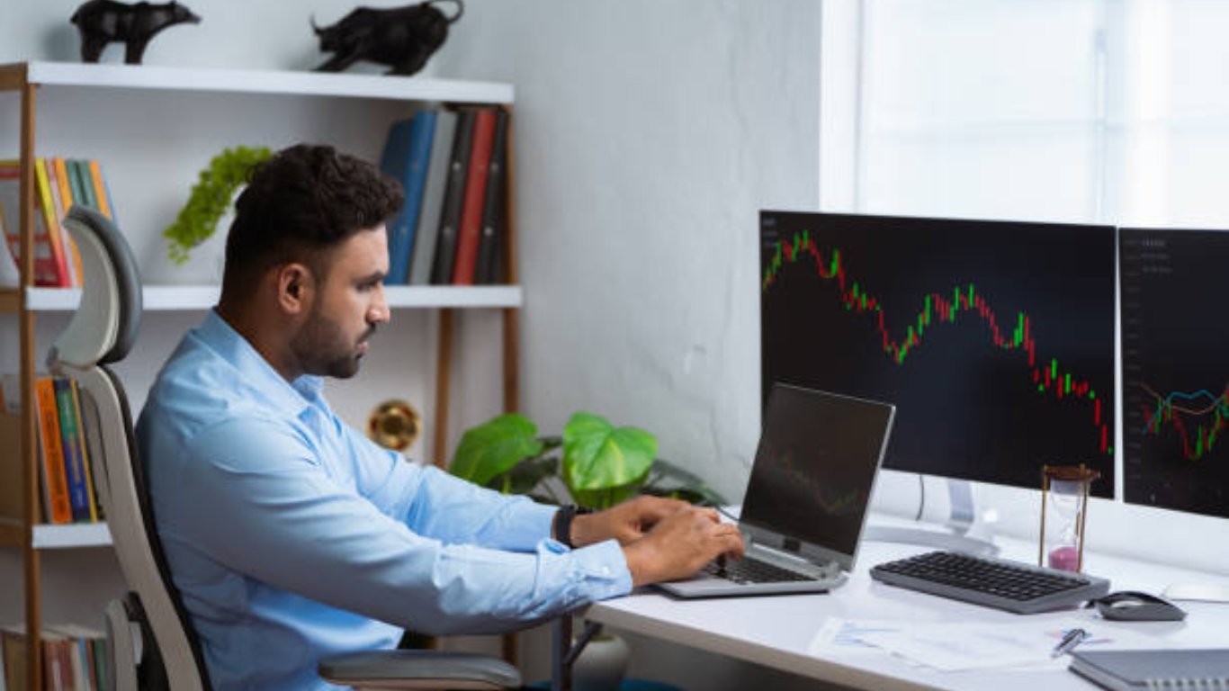 Bridging the Experience Gap: Why a Professional Portfolio is a Graduate’s Secret Weapon
