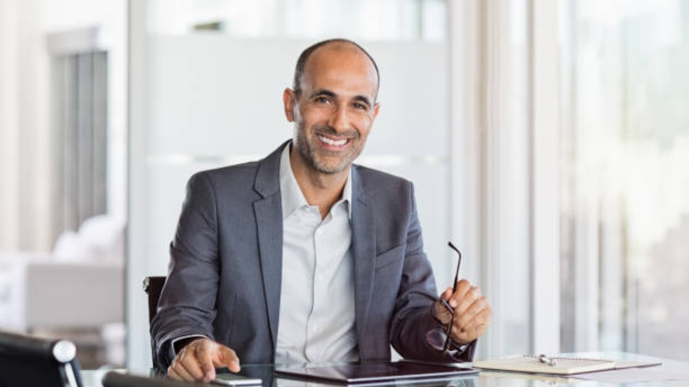 Beyond the PDF: Why Every Mid-Senior Professional Needs a Digital Career Portfolio